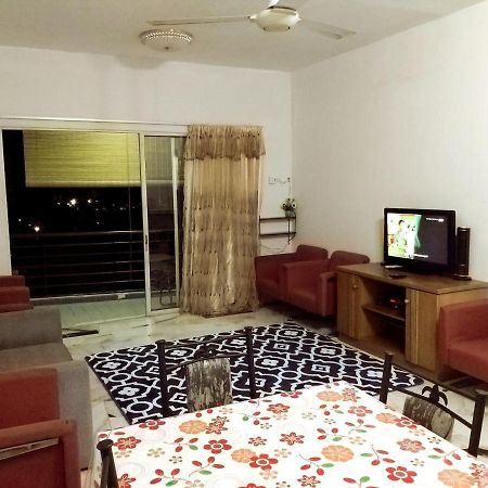 Homestay Haizal Telok Kemang Port Dickson Eksteriør bilde