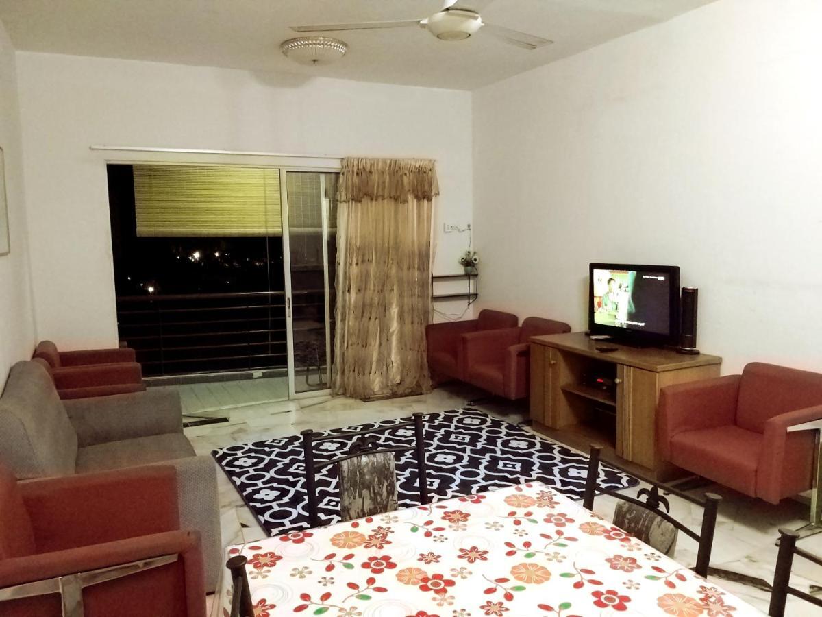 Homestay Haizal Telok Kemang Port Dickson Eksteriør bilde